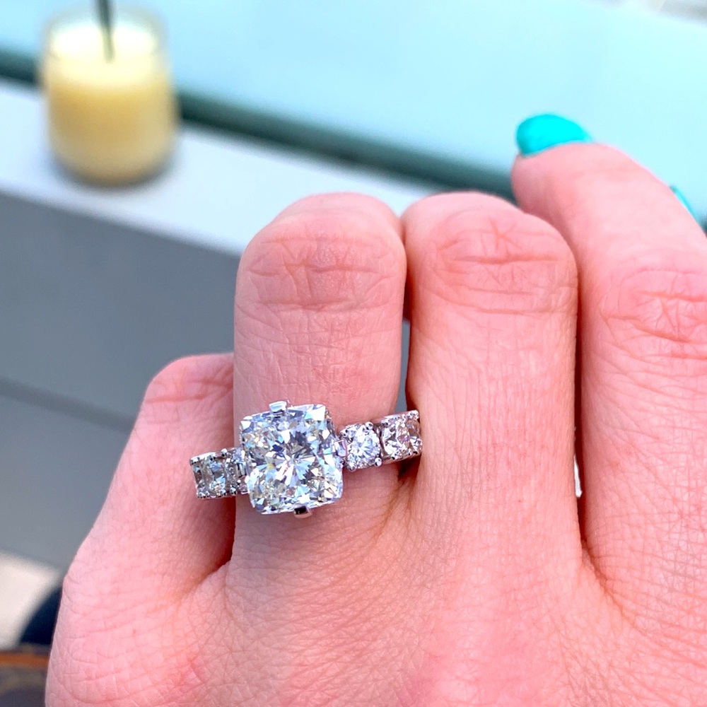18k 9.00ct Diamond Eternity Ring